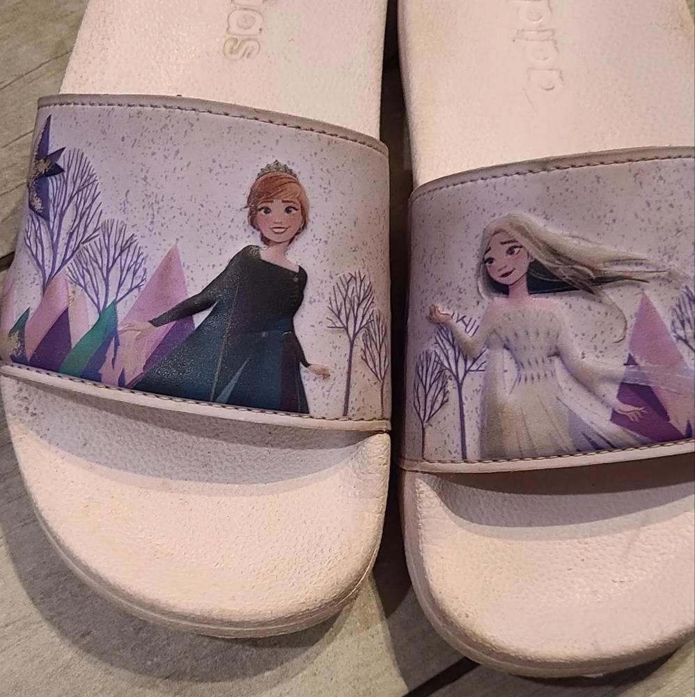 🍁 Frozen Disney Adidas slip ons🌷